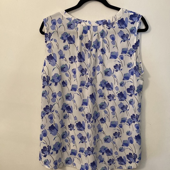 Talbots floral pattern sleeveless shirt size large - Picture 3 of 6